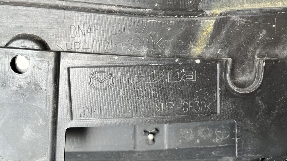 Панел над фаровете Mazda MX-30