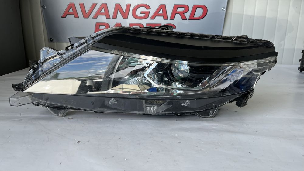 Ляв фар Mitsubishi L200 2019-