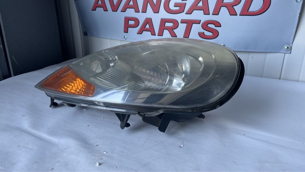 Ляв и десен фар Renault Trafic, Opel Vivaro 2006-2014
