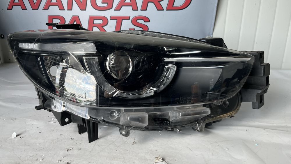 2 броя десен фар Mazda CX5