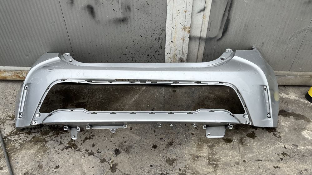 2 броя задна броня Toyota Corolla E210 2018-