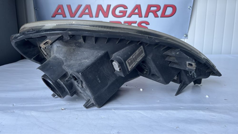 Ляв и десен фар Renault Trafic, Opel Vivaro 2006-2014