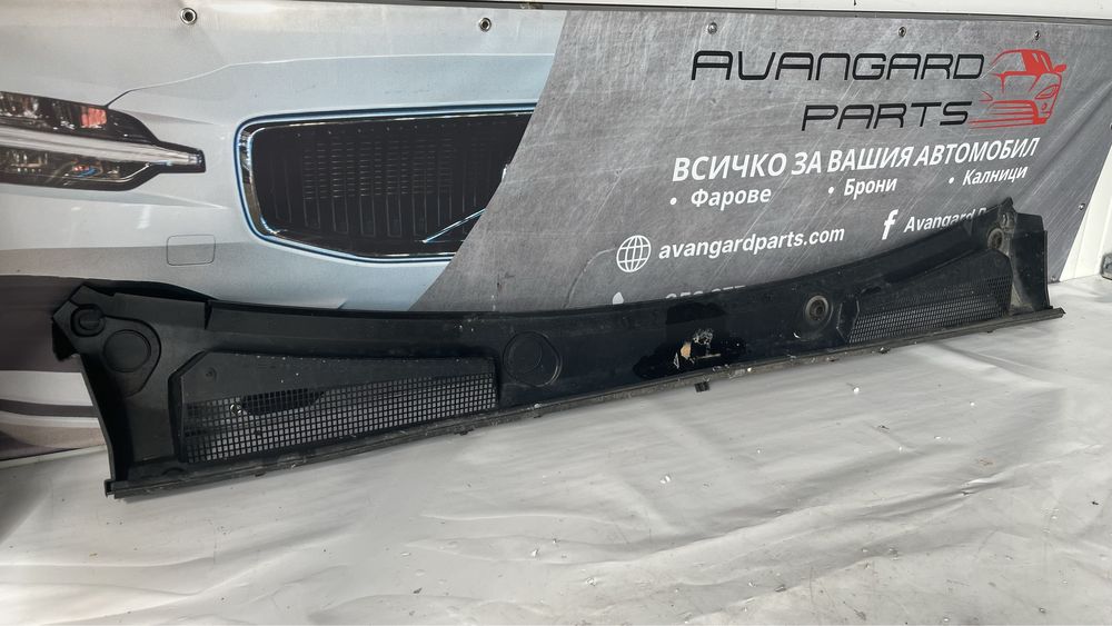 Решетка под чистачките Renault Traffic 3 2014-