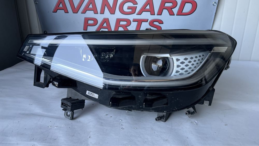 2 броя ляв фар VW ID4 2020-