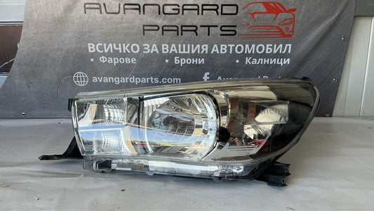 2 броя десен и 1 брой ляв фар Toyota Hilux 2018-