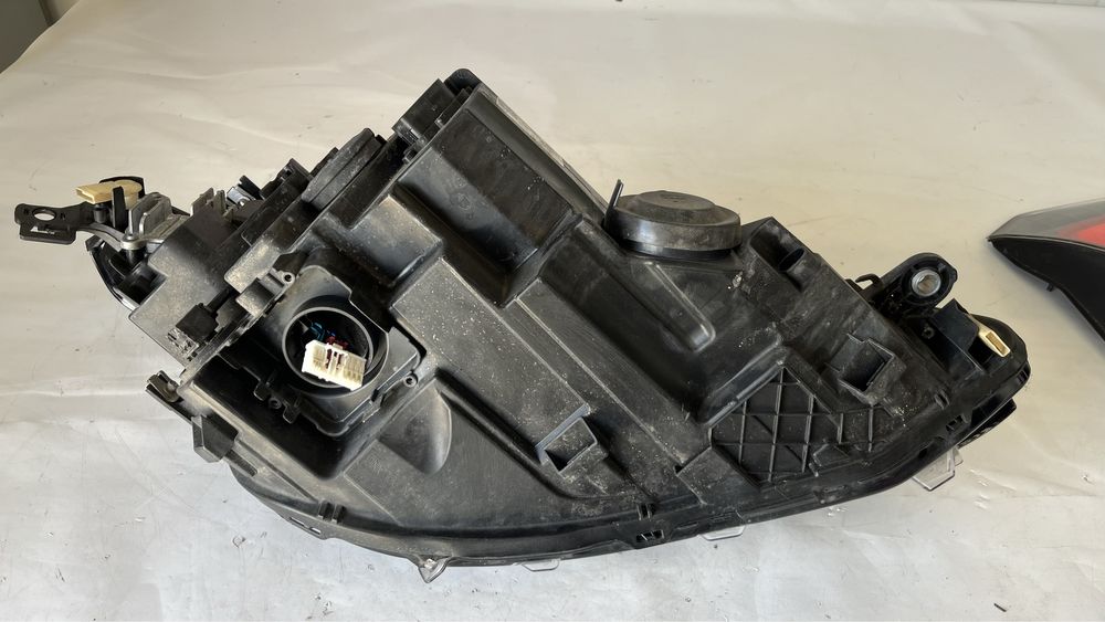 Ляв фар Volkswagen Golf 8