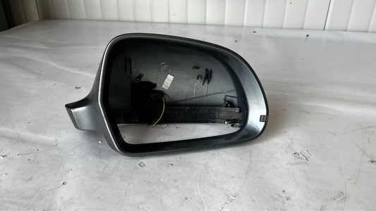 Корпус от дясно огледало с мигач Audi A4 (2008-2011)