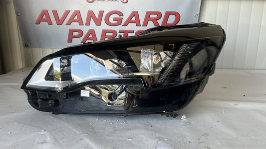 Ляв фар Peugeot 3008 2