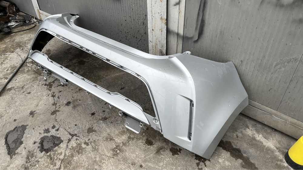 2 броя задна броня Toyota Corolla E210 2018-