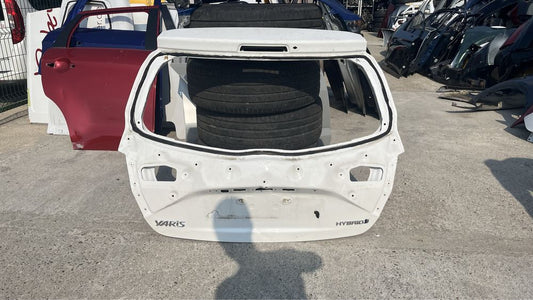 Задна врата/багажник Toyota Yaris Hybrid