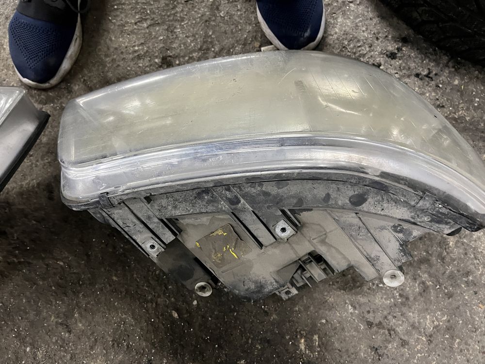Фар Volkswagen Transporter ляв и десен