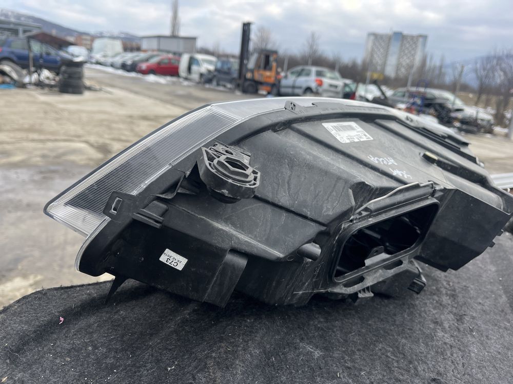 Фар Seat Ateca десен