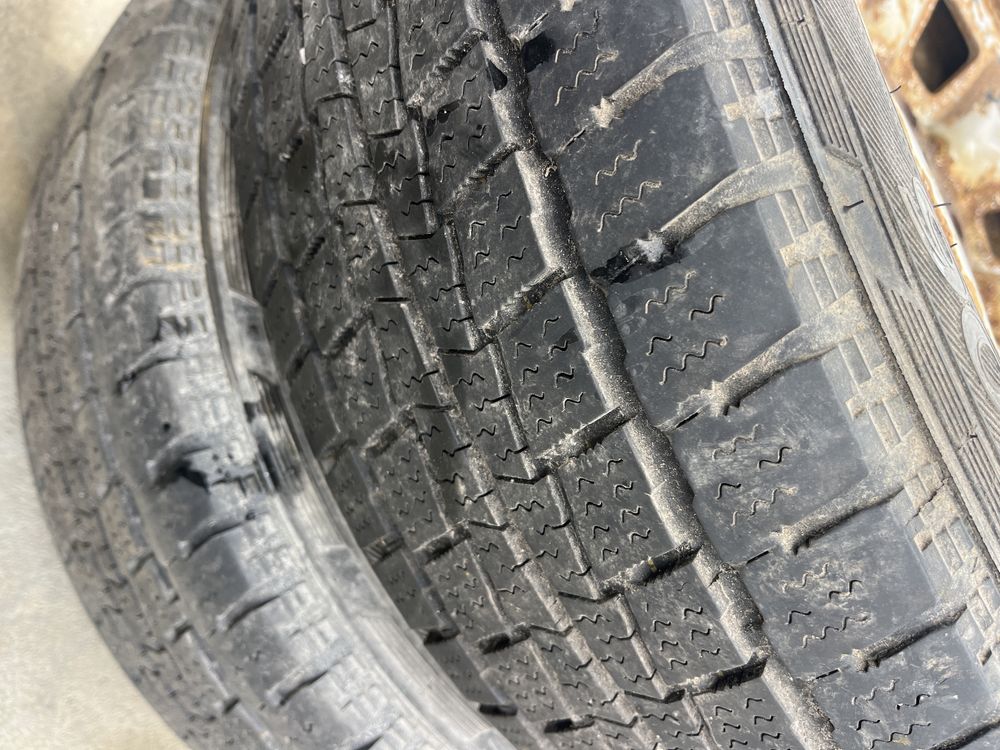 Гуми 195 70 15C Hankook
