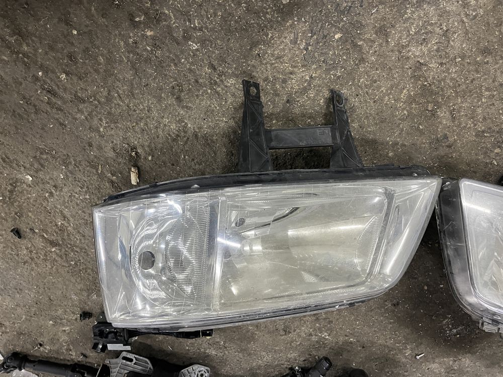 Фар Volkswagen Transporter ляв и десен