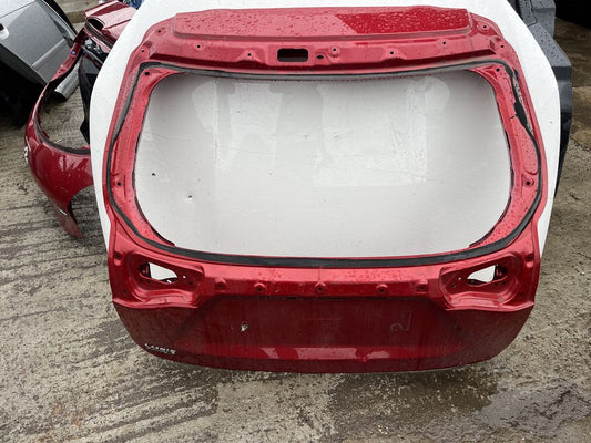Капак,багажник Toyota Yaris Cross 2023