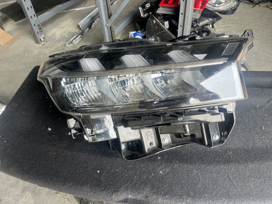 Фар Suzuki SX 4 S Cross 2021 LED