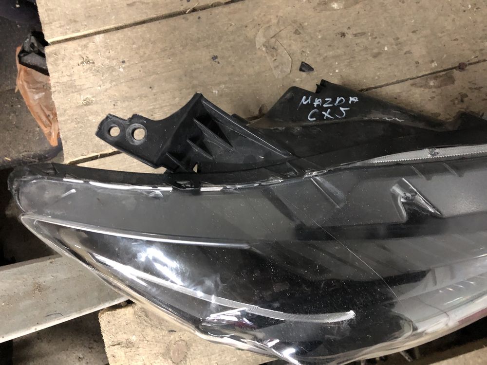 2 броя десен фар Mazda CX5