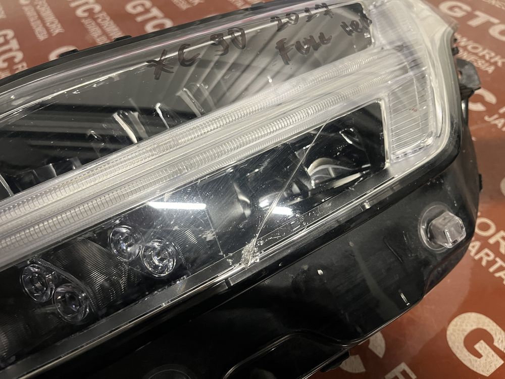 Фар Volvo XC90 Full LED 2022г ляв и десен