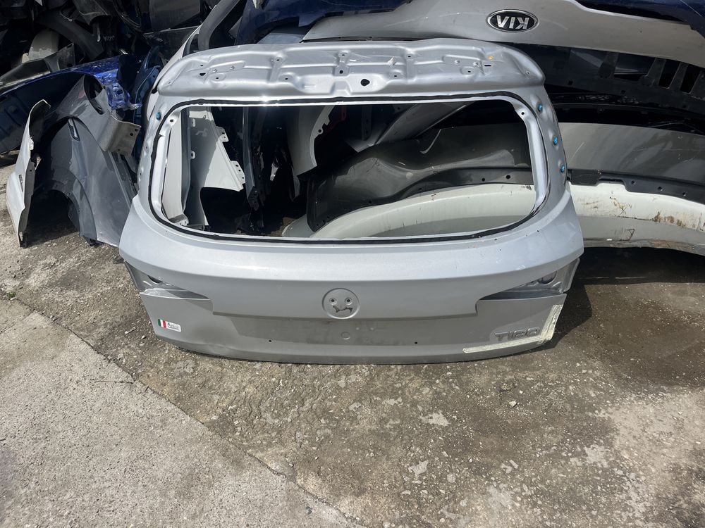 Капак,багажник Fiat Tipo Cross 2бр