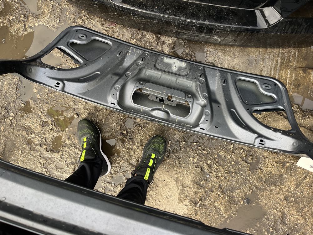 Капак,багажник Audi A4 B9 Allroad