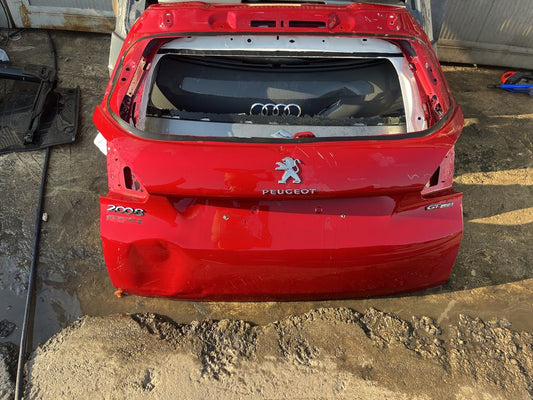 Капак,багажник Peugeot 2008