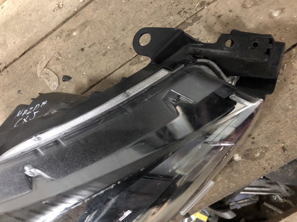2 броя десен фар Mazda CX5