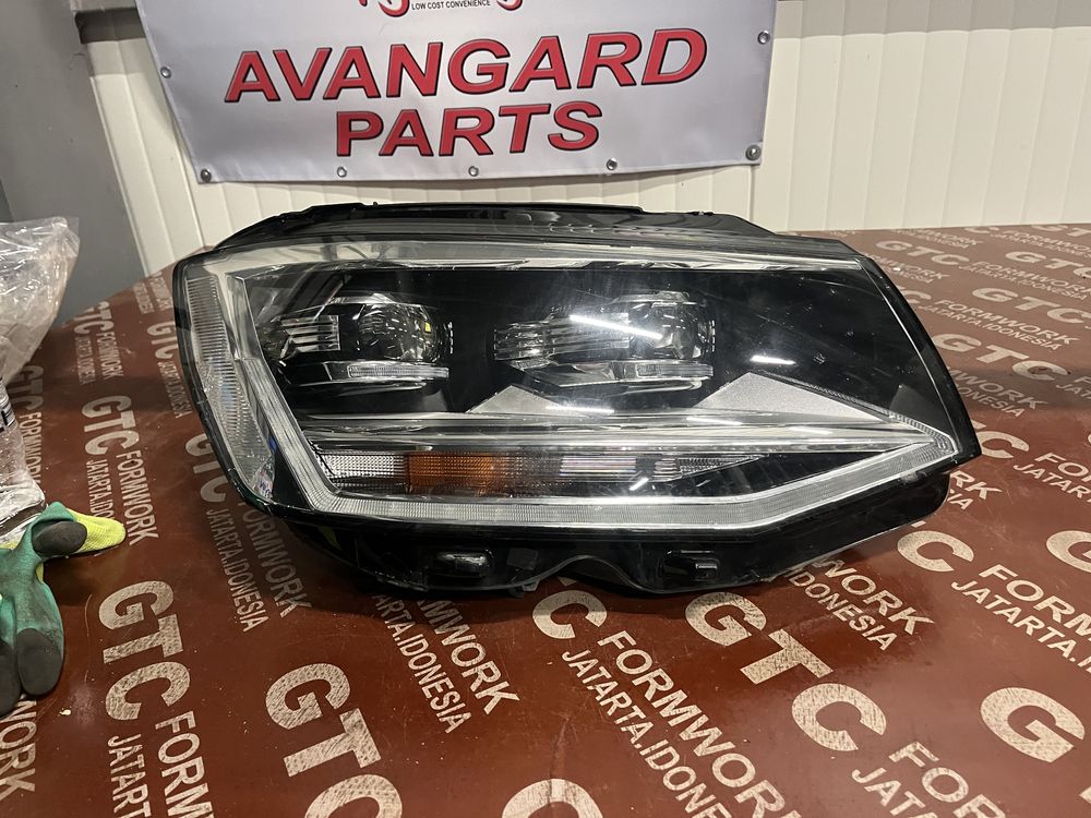Фар Volkswagen Multivan T6 Full Led