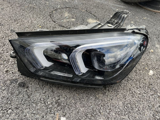 Ляв и десен фар Mercedes GLE W167 2019-