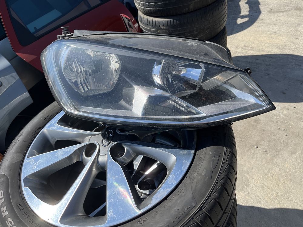 Фар за Volkswagen Polo десен