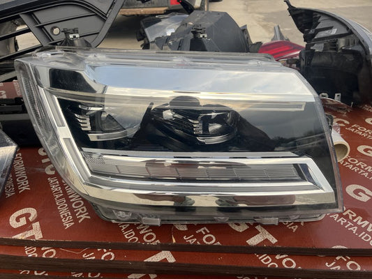 Фар Volkswagen Crafter десен Full Led