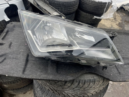 Фар Seat Ateca десен