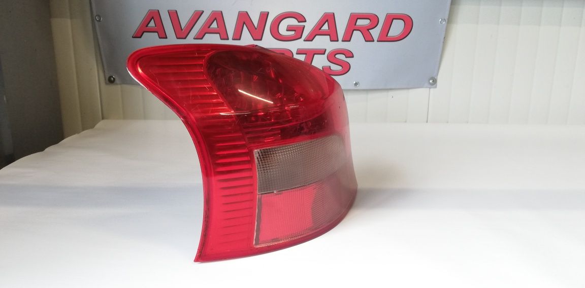 Ляв стоп Toyota Yaris 2005-2014