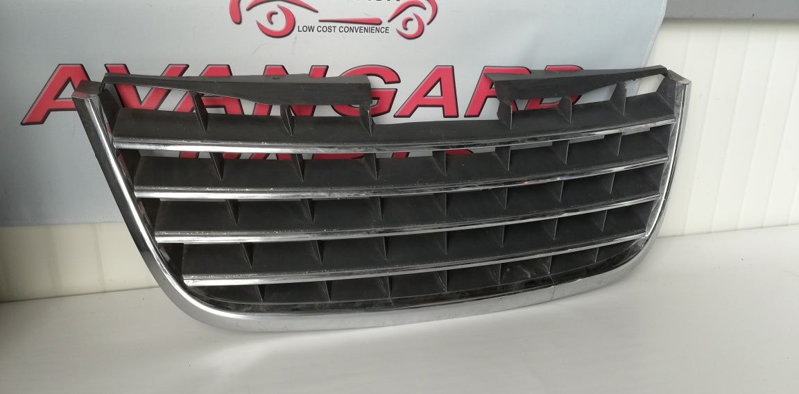 Предна решетка Chrysler Town Country 5