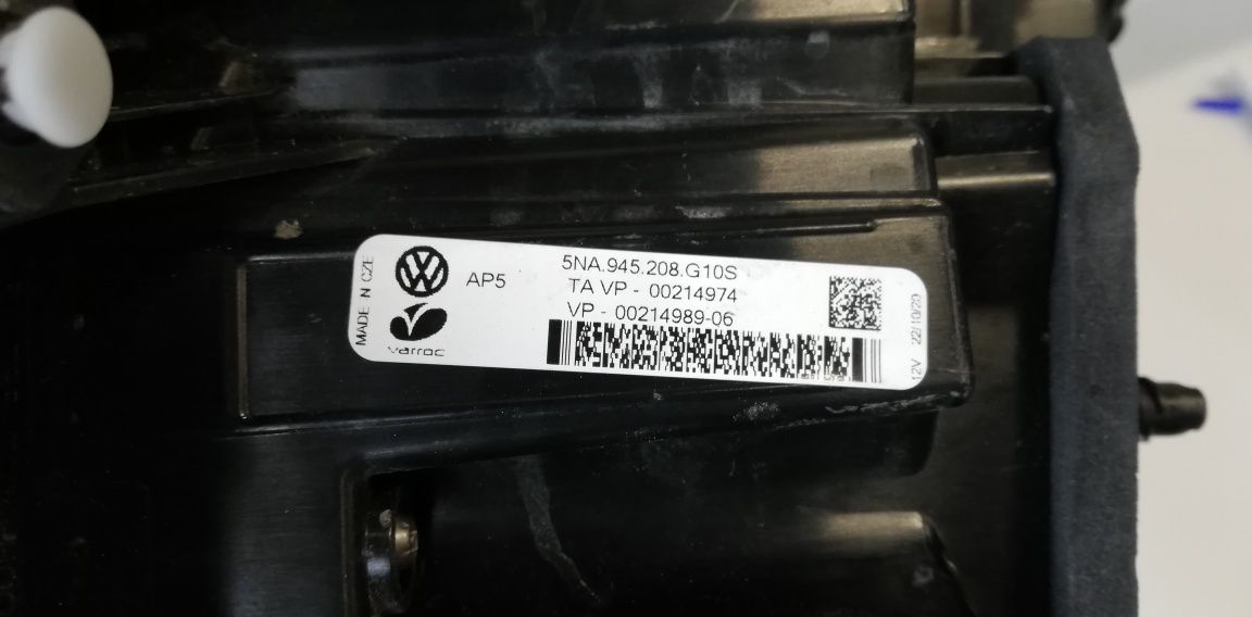 Десен стоп Volkswagen Tiguan 2016-2020 iq-light