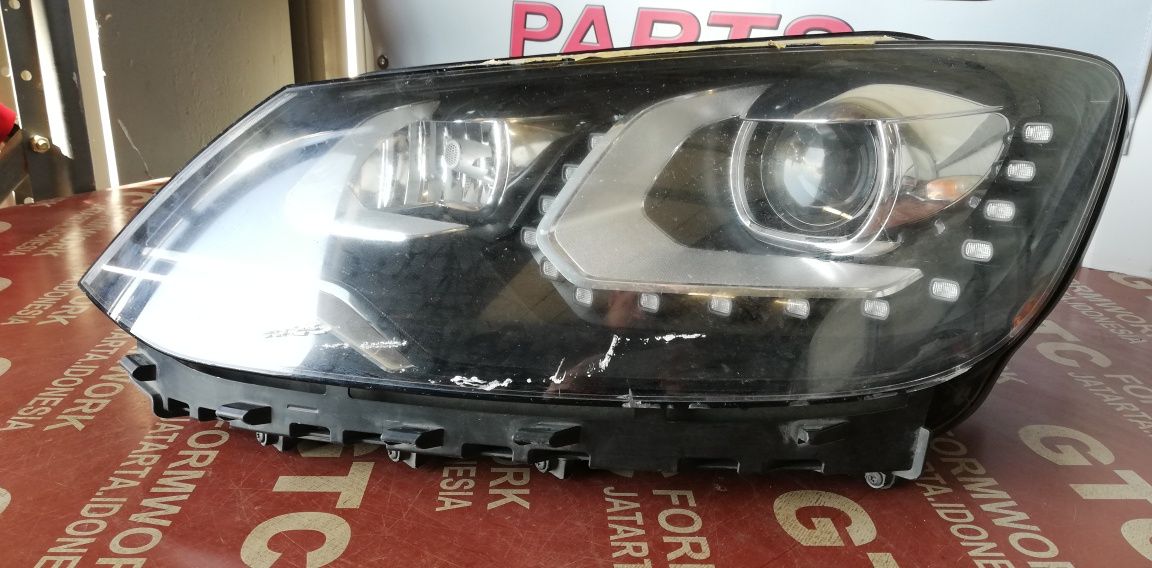 Ляв и десен фар Volkswagen Sharan 2 (2010-2020)