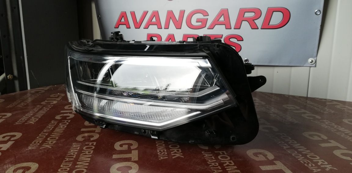 Десен фар Volkswagen Tiguan 2020-