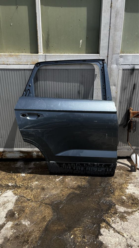 1 брой предна дясна и 1 брой задна дясна врата Seat Ateca 2017-