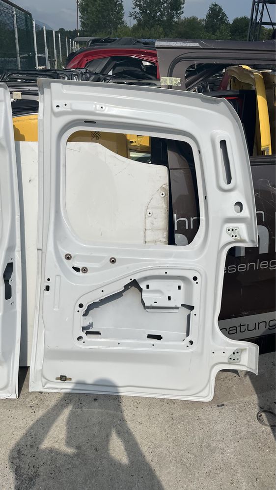 Багажна врата лява и дясна Toyota Proace,Opel Vivaro,Citroen Jumpy