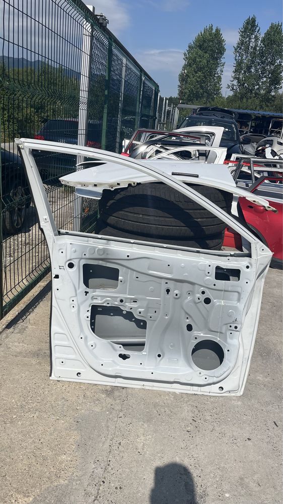 Предна лява врата Toyota Corolla Cross 2022-