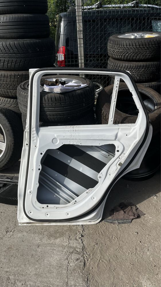 Задна дясна врата Mercedes C W205 комби