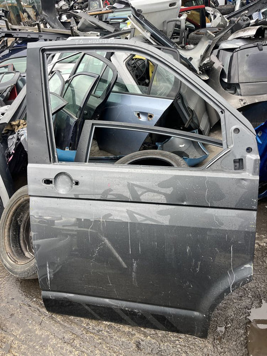 2 броя предна дясна и 1 брой задна дясна врата VW T5 Multivan