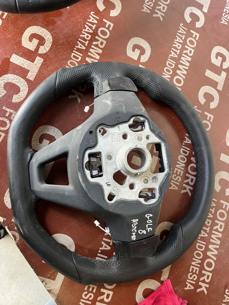 Волан VW Golf 8 автоматик