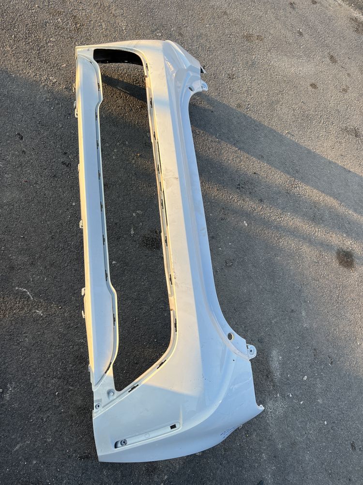 2 броя задна броня Toyota Corolla E210 2018-
