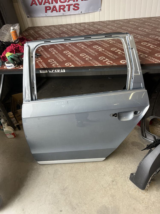 Врата задна лява VW Passat B7 2011-