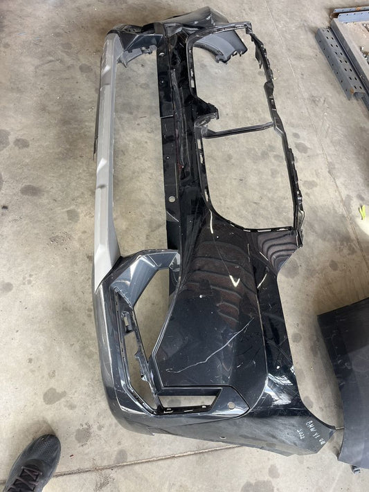 2 броя предна броня BMW X1 2022