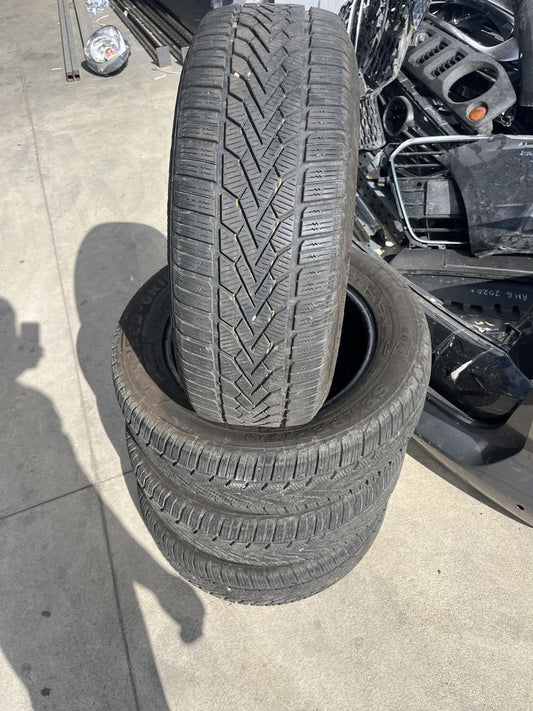 Гуми 215 60 16 Semperit