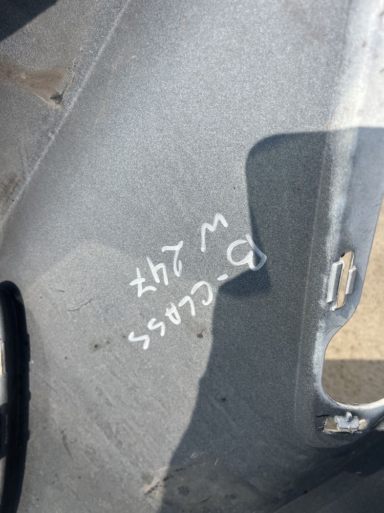 2 броя предна броня Mercedes B class W247