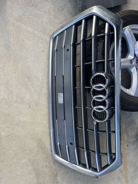 Решетка Audi Q5 2016- 2бр